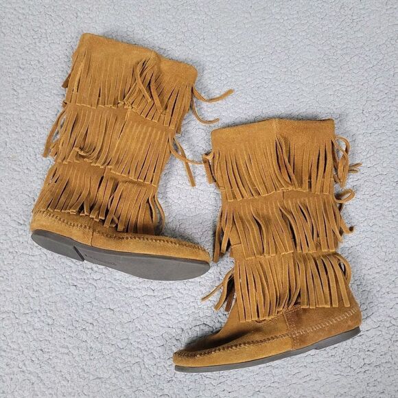 Minnetonka Boots Womens 6 Brown 3 Layer Fringe Western Boho Festival Moccassin - Picture 1 of 4